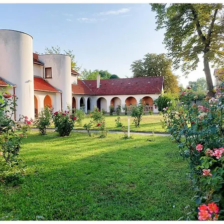 Gosztonyi Villa-2
